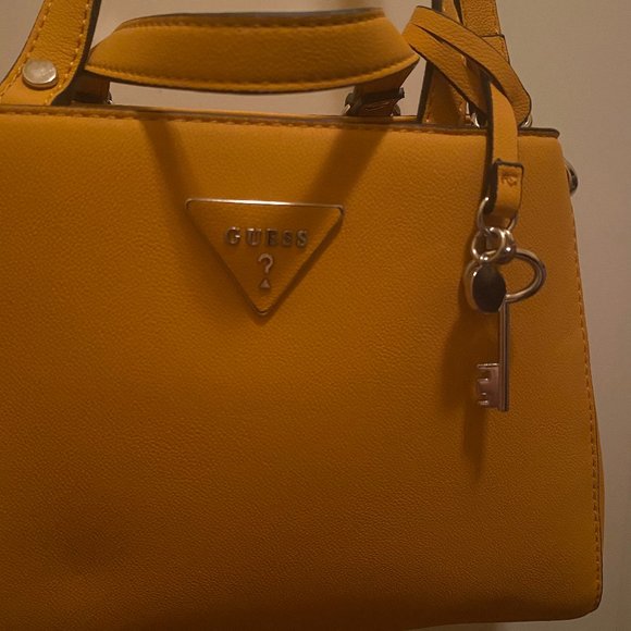 *NEW & NEVER WORN* Yellow GUESS Bag - Picture 1 of 4